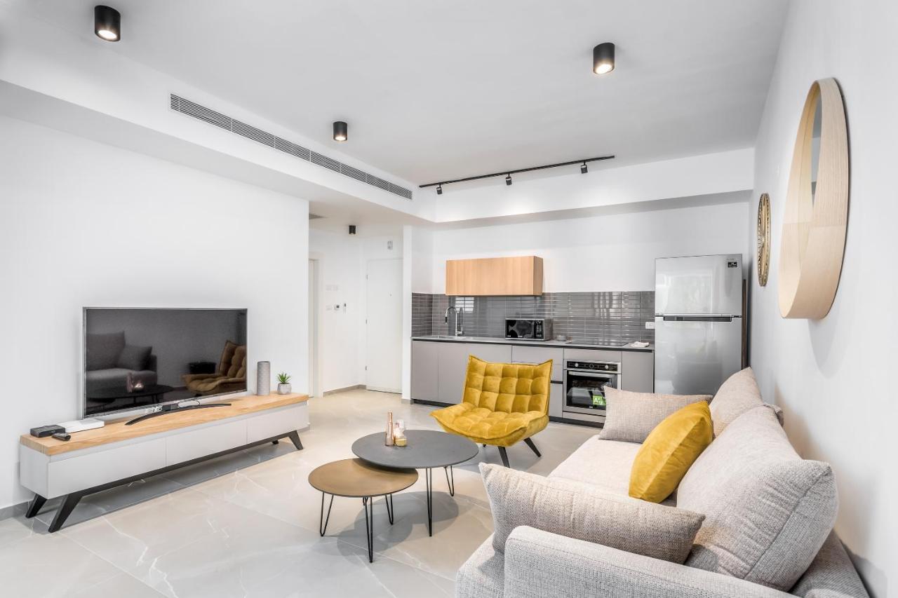 Stunning 1 Bdr With Balcony On Sheinkin St Apartamento Tel Aviv Exterior foto