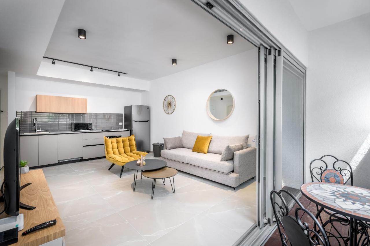 Stunning 1 Bdr With Balcony On Sheinkin St Apartamento Tel Aviv Exterior foto